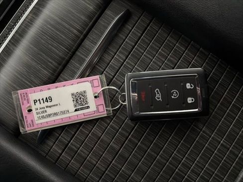 Used 2024 Jeep Wagoneer L Series II w/ Flexible Seating Group image 41