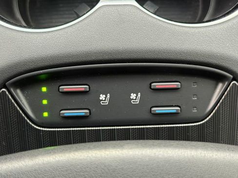 Certified 2021 Toyota Venza Limited w/ Advanced Technology Package image 38