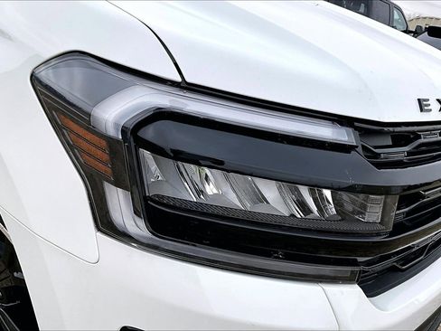 Used 2024 Ford Expedition Limited image 28