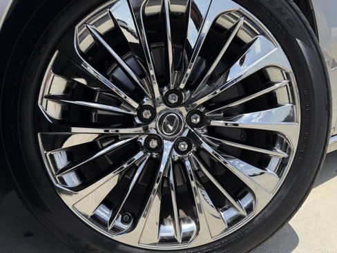 Used 2018 Lexus LS 500 w/ Luxury Package RWD image 9