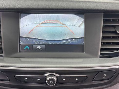 Used 2018 Buick Regal Preferred FWD image 22