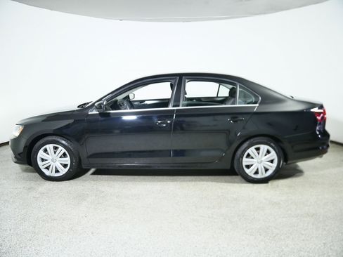 Used 2017 Volkswagen Jetta S image 4