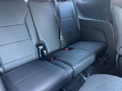 Used 2025 Chevrolet Traverse Z71 image 19