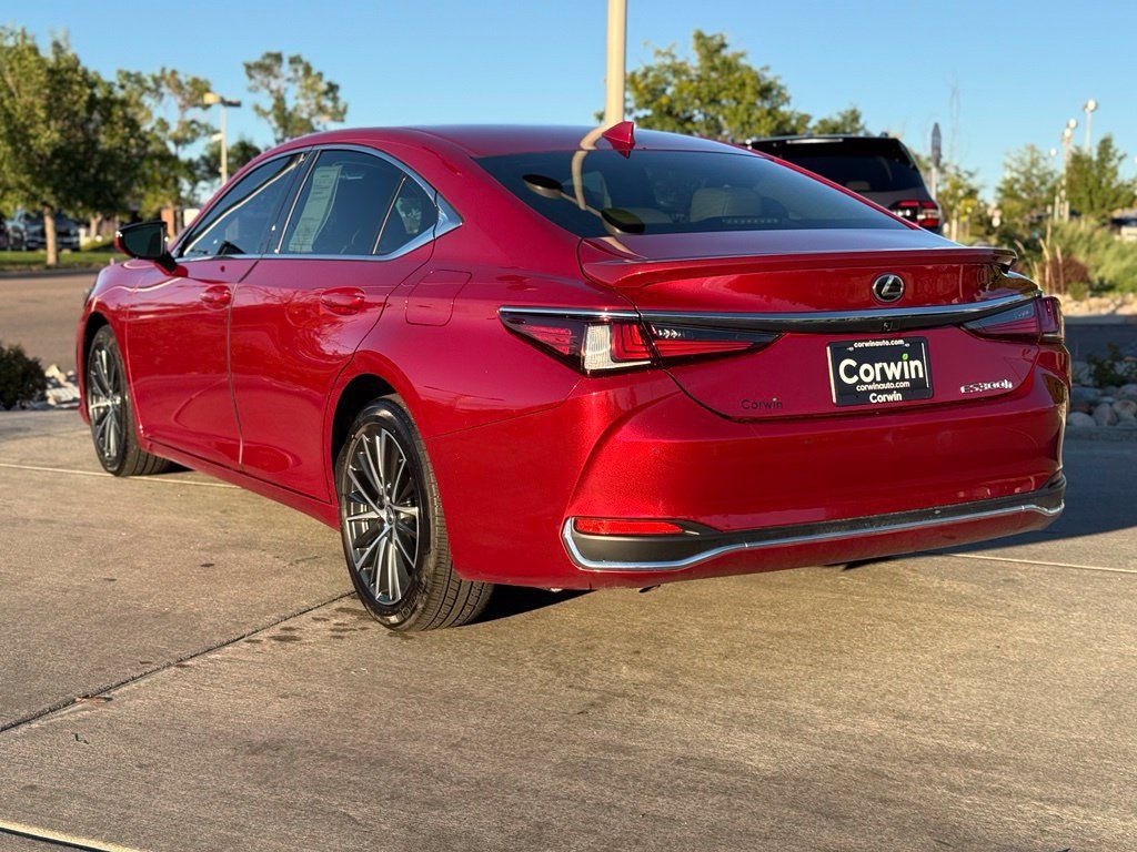 Used 2025 Lexus ES 300h w/ Premium Package FWD image 6