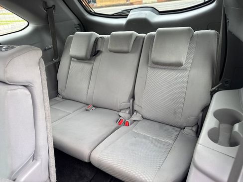 Used 2019 Toyota Highlander LE AWD/4WD image 35