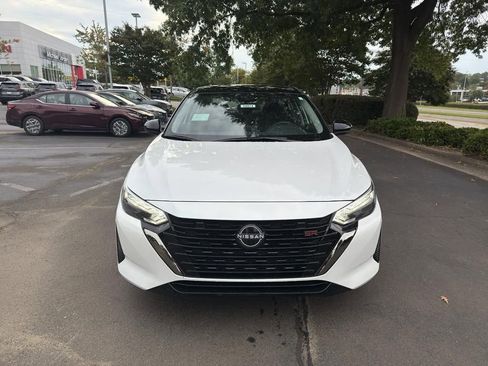 New 2025 Nissan Sentra SR image 2