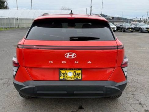 Used 2024 Hyundai Kona SEL image 5