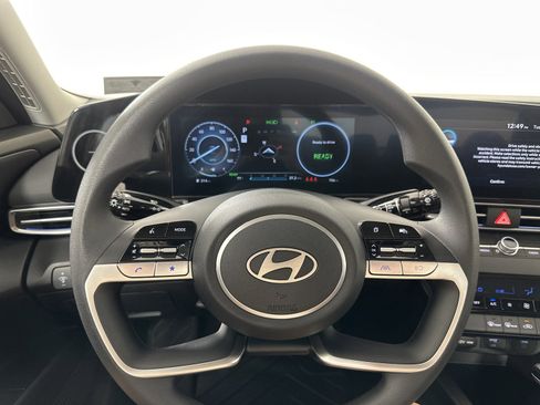 Used 2024 Hyundai Elantra Blue image 12
