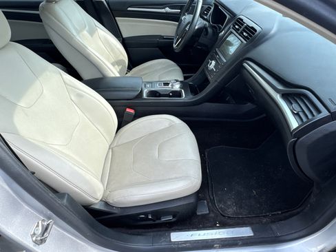 Used 2018 Ford Fusion Energi Titanium FWD image 15