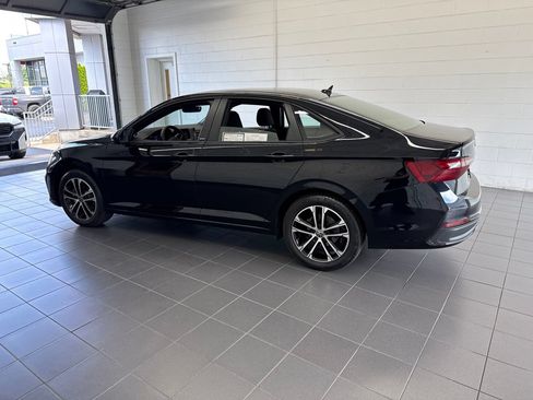 Used 2025 Volkswagen Jetta Sport FWD image 5