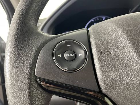 Used 2020 Honda HR-V LX image 11