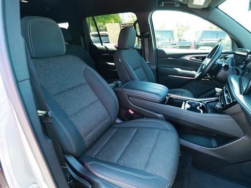 Used 2024 Chevrolet Traverse LT FWD image 26