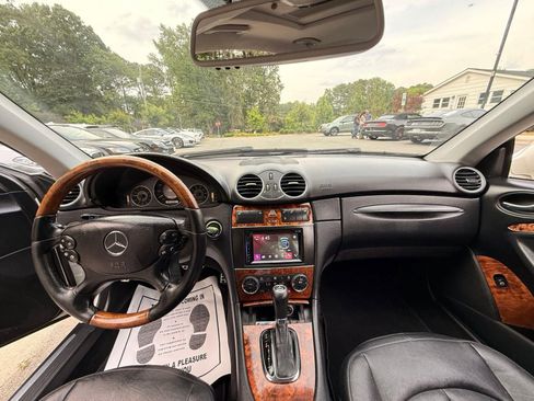 Used 2008 Mercedes-Benz CLK 350 Coupe image 29