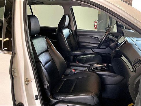 Used 2020 Honda Pilot Touring image 6