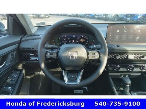 Used 2025 Honda Accord Touring image 12