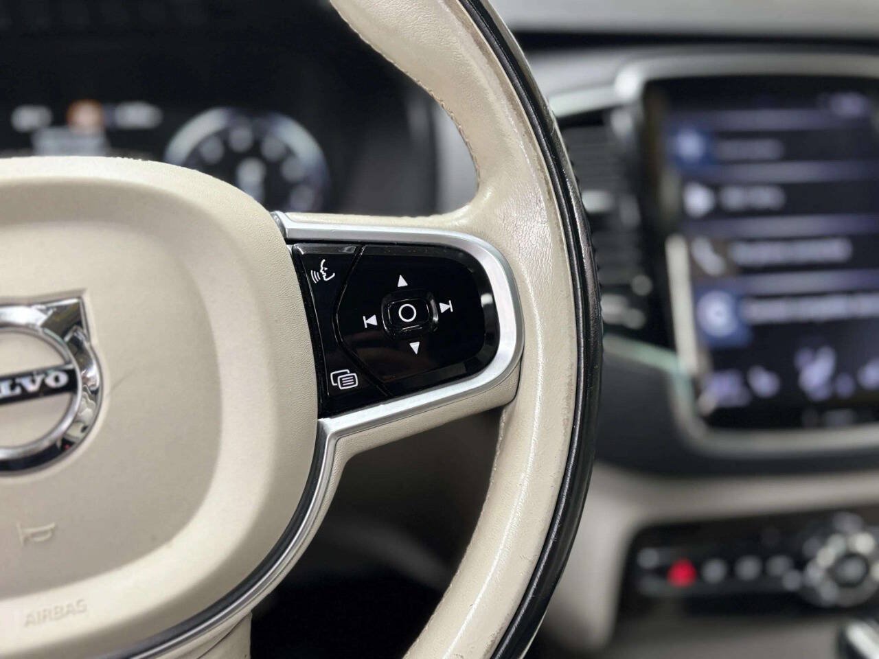 Used 2018 Volvo XC90 T5 Momentum w/ Convenience Package FWD image 38