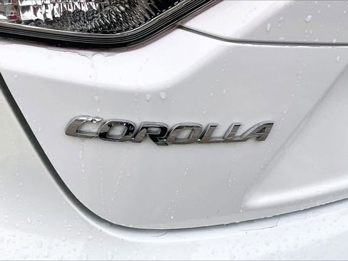 Used 2020 Toyota Corolla LE w/ Carpet Mat Package (TMS) FWD image 30