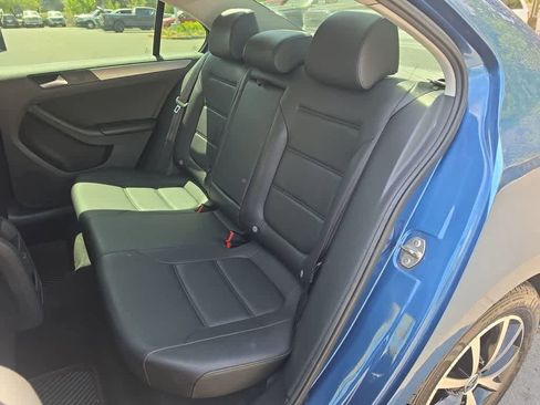 Used 2017 Volkswagen Jetta SE FWD image 22