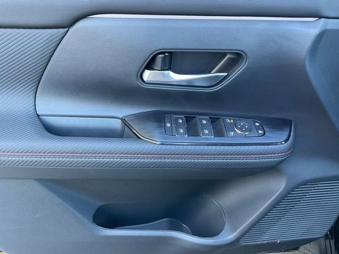 New 2026 Nissan Kicks SR w/ Cold Weather Package image 11