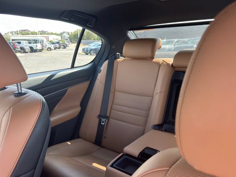 Used 2019 Lexus GS 350 F Sport RWD image 18