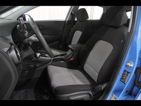 Certified 2022 Hyundai Kona SE AWD/4WD image 5