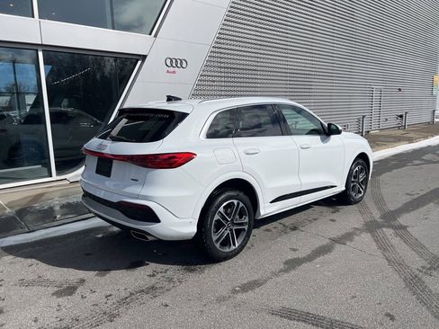 Used 2025 Audi Q5 Premium w/ Convenience Package image 24