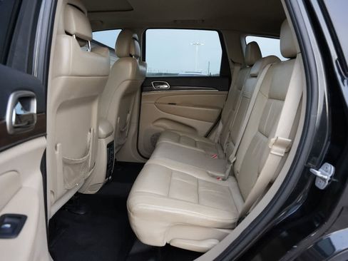Used 2014 Jeep Grand Cherokee Limited image 18
