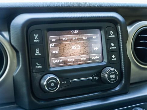 Used 2020 Jeep Wrangler Sport AWD/4WD image 29