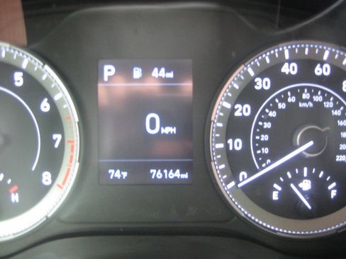 Used 2022 Hyundai Venue Limited image 26