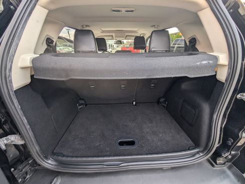 Used 2020 Ford EcoSport Titanium FWD image 19