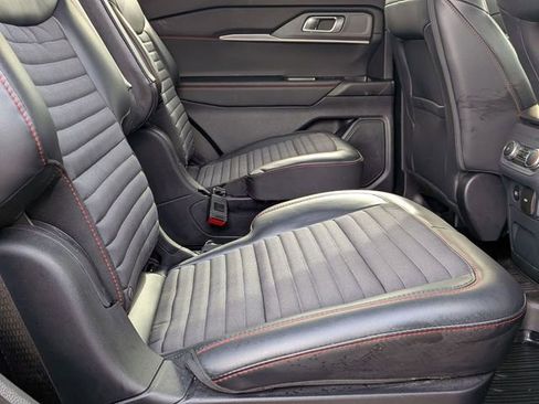 Used 2025 Ford Explorer ST-Line AWD/4WD image 30
