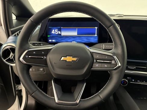 Certified 2025 Chevrolet Equinox EV LT w/ Convenience Package FWD image 22