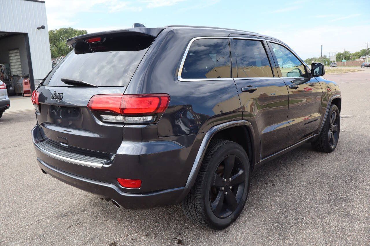 Used 2015 Jeep Grand Cherokee Altitude AWD/4WD image 3