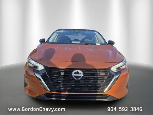 Used 2025 Nissan Sentra SR w/ SR Premium Package FWD image 9