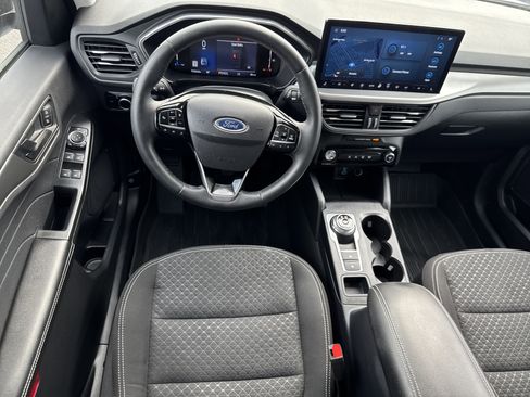 Used 2023 Ford Escape Active w/ Tech Pack #1 AWD/4WD image 12