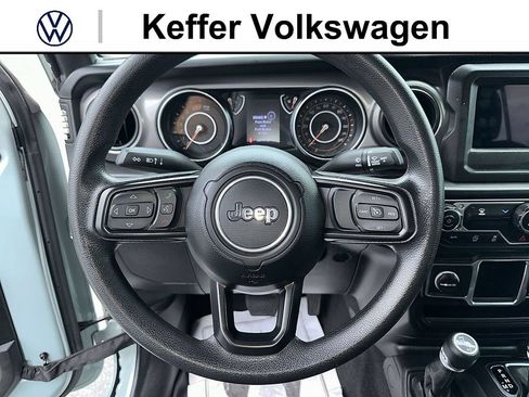 Used 2023 Jeep Wrangler Unlimited Sport AWD/4WD image 16