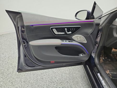 Certified 2022 Mercedes-Benz EQS 580 4MATIC Sedan image 15