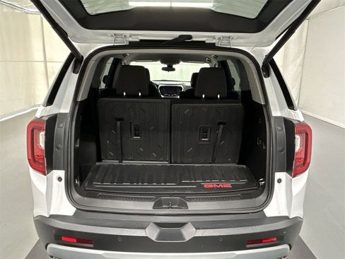Certified 2023 GMC Acadia SLE w/ Driver Convenience Package image 24