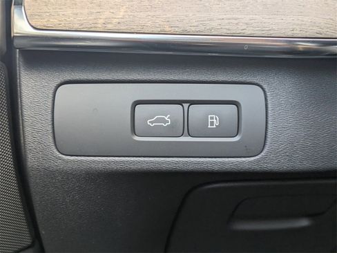 New 2026 Volvo XC90 T8 Plus w/ Protection Package Premier image 35