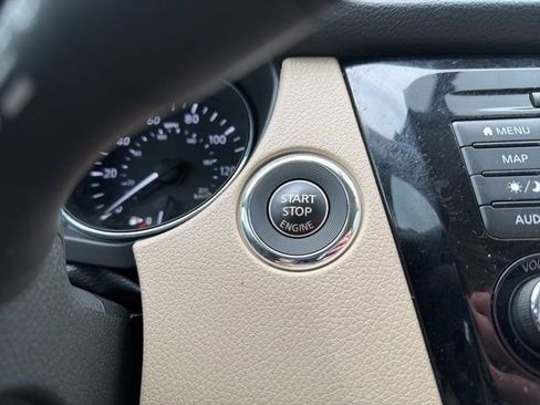 Used 2018 Nissan Rogue SV w/ Premium Package image 42