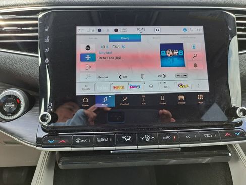 Used 2024 Jeep Wagoneer L Series II image 10