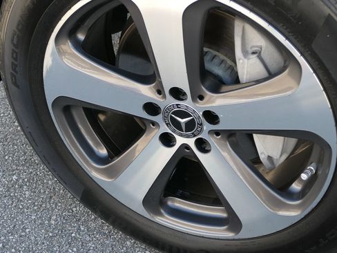 Used 2022 Mercedes-Benz GLC 300 4MATIC Coupe image 11