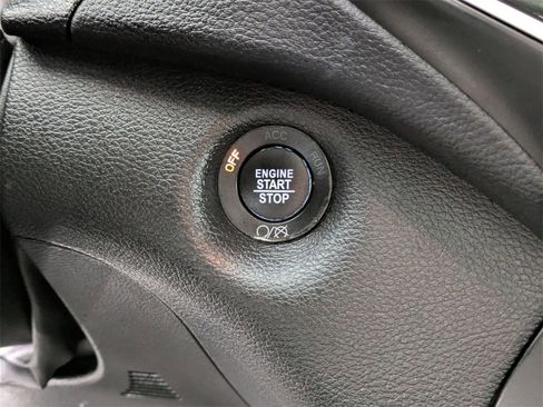 Used 2019 Jeep Cherokee Limited image 21