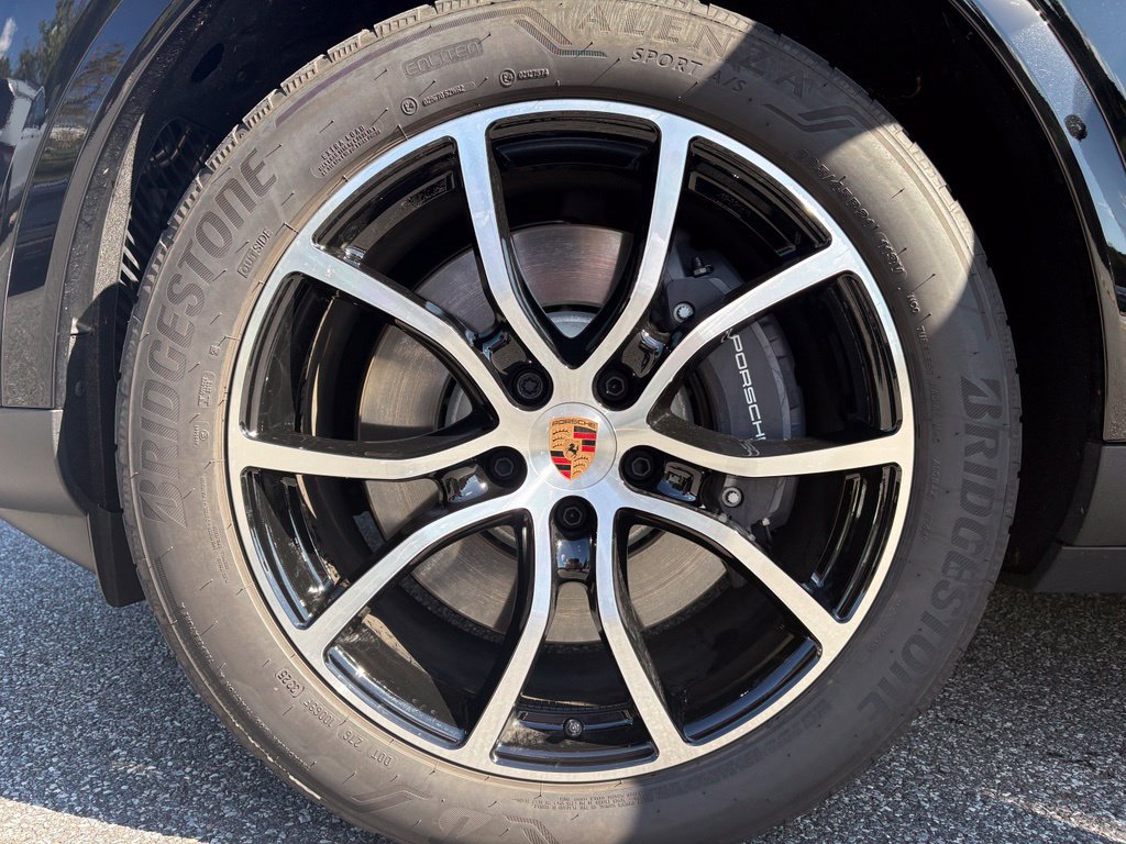 Certified 2026 Porsche Cayenne E-Hybrid AWD/4WD image 14