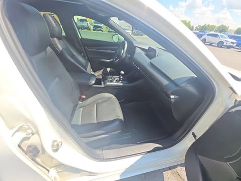 Used 2019 MAZDA MAZDA3 Hatchback FWD image 32