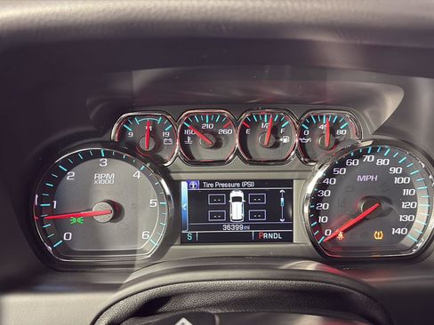 Used 2020 Chevrolet Tahoe LT image 40