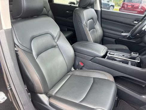 Used 2023 Nissan Pathfinder SL w/ SL Premium Package AWD/4WD image 28