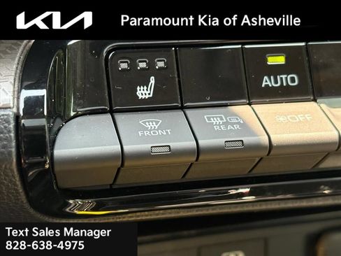 Used 2024 Toyota Prius XLE FWD image 15