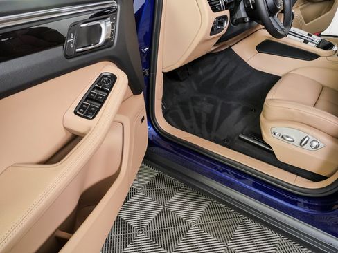 New 2026 Porsche Macan AWD/4WD image 8