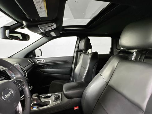 Used 2022 Jeep Grand Cherokee Laredo X image 22